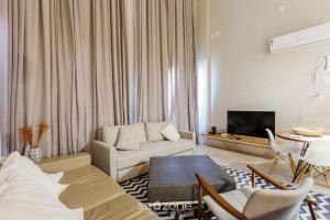 Duplex em Jurerê - Praia a 350m ELU0311