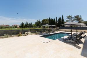 Villa Matic II apartment with balcony and shared pool