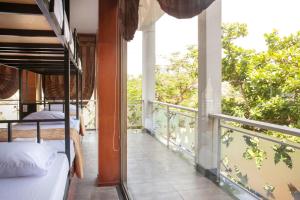 Gieng Ngoc Sea moutain View Cat Ba