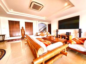 Coconut Palms Villa, Large & Elegant Private Pool Villa in Rawai, Phuket
