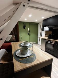 Le Chalet Chic, Cosy avec Sauna au Centre Ville