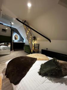 Le Chalet Chic, Cosy avec Sauna au Centre Ville