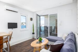 Seaview Apartments