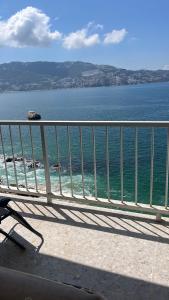 Torres Gemelas Suite VIP Frontal 607