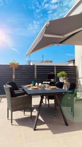 Lilis & Maxis Apartments