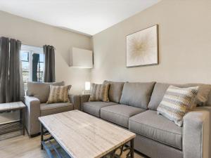 Charming Retro Property 22