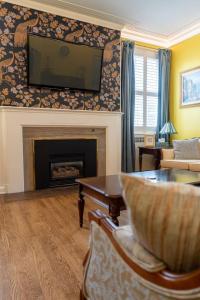 Cardinal Inn Beach Room