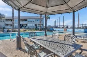 Tropical Hideaway Condo - 马蹄湾