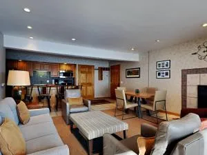 Timberline Condominiums 2 Bedroom Standard Unit C2H - Redstone