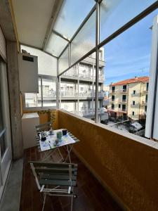 Diano Marina: Luminoso quadrilocale 4 passi dal mare e ai servizi. Posto auto riservato.