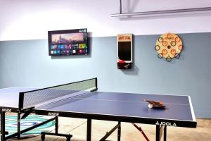 Lux Nashville Retreat 12 Beds Games Bar