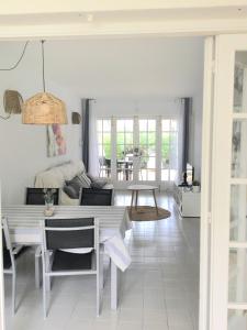 Apartamento Playa Xoriguer con piscina y jardin