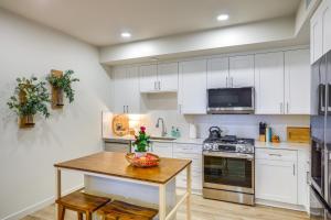 Chic San Luis Obispo Condo Near Hiking and Beaches!