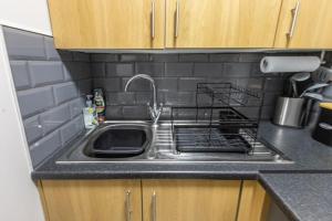 Rugby Coach House, Central location, 5 star rating