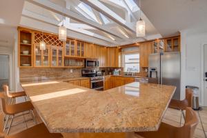 Two-unit home on AMI, 40 steps to beach entrance