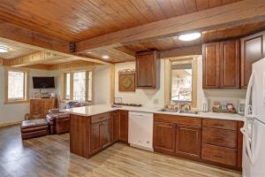 Trail Mountain Cabin