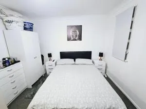 Lovely Fully Furnished One Bed Flat To Let - Enfield Lock