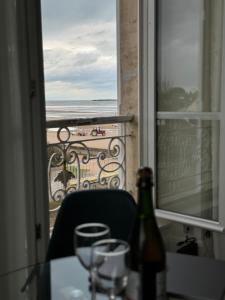Appartements Sunny Apt on D-Day Beach with Parking : photos des chambres