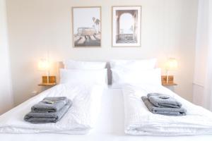 Wolfsburg Zentrum - HAPPYHOME - direkt in der Porschestraße, 5 Personen & Kind, 3 Betten