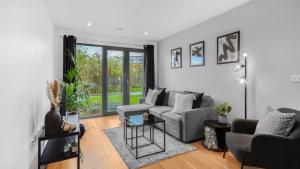Axium Escape- 2 bed apartment, Birmingham City Centre