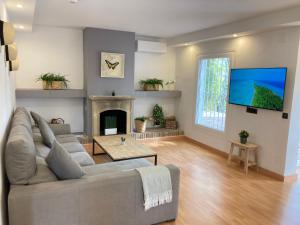 Marbella White Home, Calahonda, by Sol Maestranza