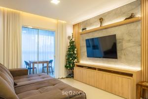 Apto c varanda e churrasq. 400m praia DBR0805