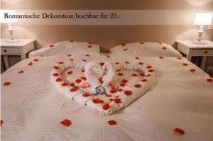 Small Grand Lit room in Hotel Emmental