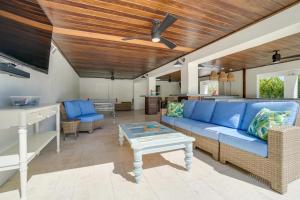 Golf Cart included Luxurious Outdoor Living with Putting Green and Outdoor Kitchen