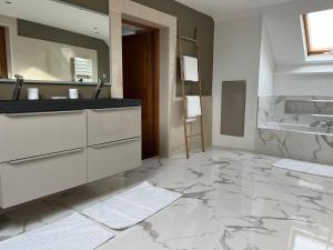 Maisons de vacances Maison familiale au calme avec jardin et piscine : photos des chambres