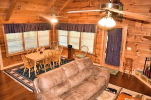 Trail`s End | Blue Ridge, GA