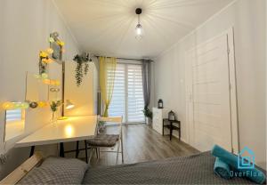 Spacious Room - Peaceful Retreat, 2 Minutes to Gdańsk Old Town