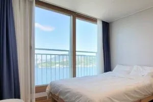 Ocean view Full Option 4Bed 3Room APT - Sŏmun-ni