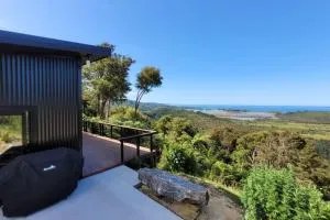 Golden Bay Heights - Luxury Accommodation - Onekaka
