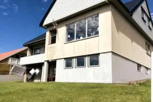 Vágur, Home with a View - Leynar