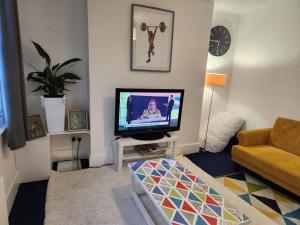 Oval Cricket Ground walking distance