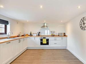 Hillsview - 4 berth renovated barn conversion