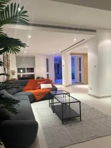 LUXURY 4 Bedroom Private Pool Villa at THE WAVE - Ḩayl Āl ‘Umayr