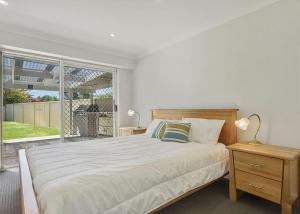 Hibiscus Close Beach Front Living managed by Batemans Bay Accom