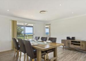 Hibiscus Close Beach Front Living managed by Batemans Bay Accom