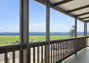 Hibiscus Close Beach Front Living managed by Batemans Bay Accom