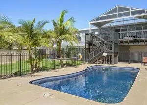 Hibiscus Close Beach Front Living - Durras