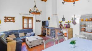 Casa La Era El Gastor by Ruralidays