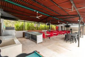 THE HOUSE of FLOWERS