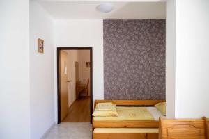 Apartments with parking spaces Vodice - 22290