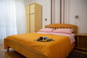 Apartments with parking spaces Vodice - 22290
