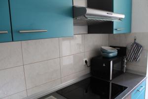 Apartments by the sea Postira, Brac - 22205