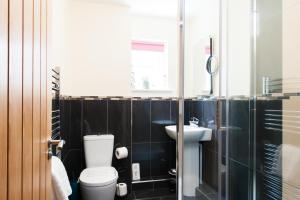 Single Room with Shared Bathroom room in Maes Bach