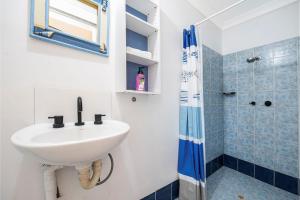 Windsurfer Beach Chalet 4