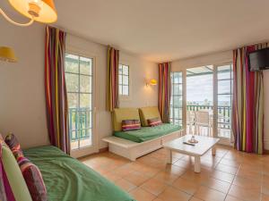 Grand appartement familial avec piscine près de Saint-Jean-de-Luz - FR-1-2-439