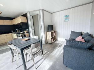 Jullouville: Villa 4 pers, proche plage, piscine chauffée - FR-1-361-534